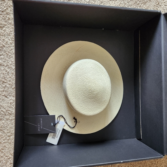 NWT Janessa Leone Straw Hat - Picture 4 of 6